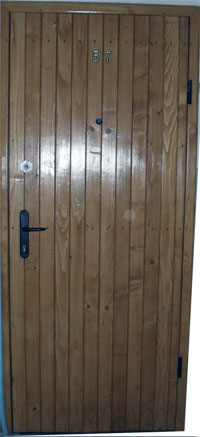 Чем обшить деревянную и металлическую дверь: красивые варианты оформления
